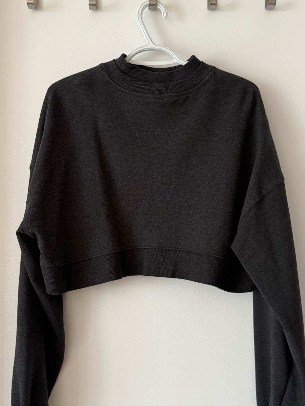Gymshark Rest Day Sweat Cropped Pullover – Black Core Marl – M - Picture 2 of 4